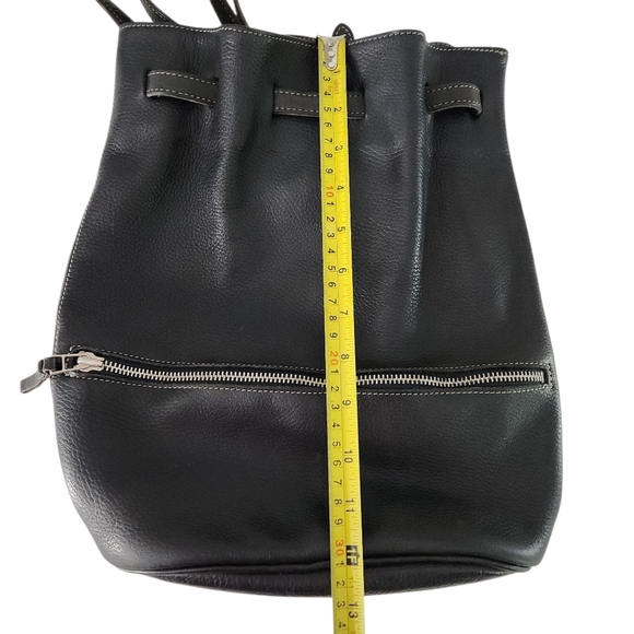 ROOTS Vintage Genuine Leather Black Drawstring Backpack - Picture 12 of 13